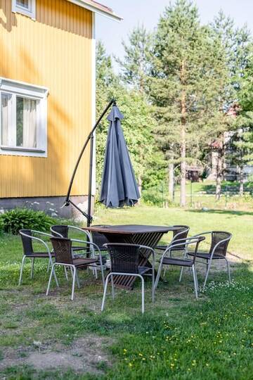 Фото номера Четырехместный номер с собственной ванной комнатой Отель Korpi Bistro &amp; Guesthouse г. Энонкоски 4
